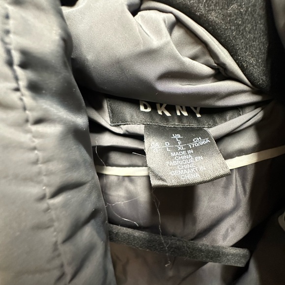 DKNY winter jacket - rarely worn! Size Large - Picture 2 of 3